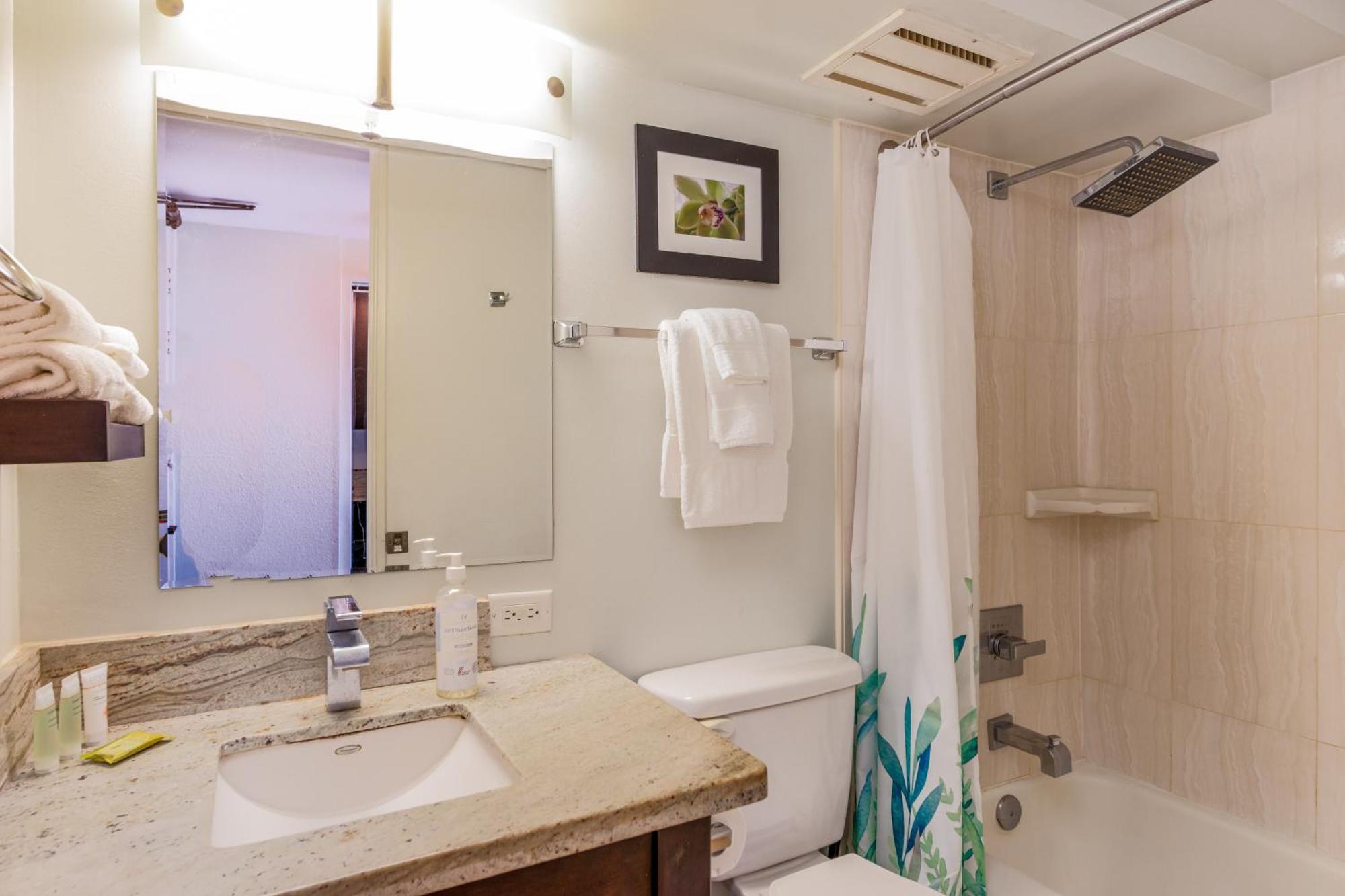 Island Colony Suites هونولولو الغرفة الصورة